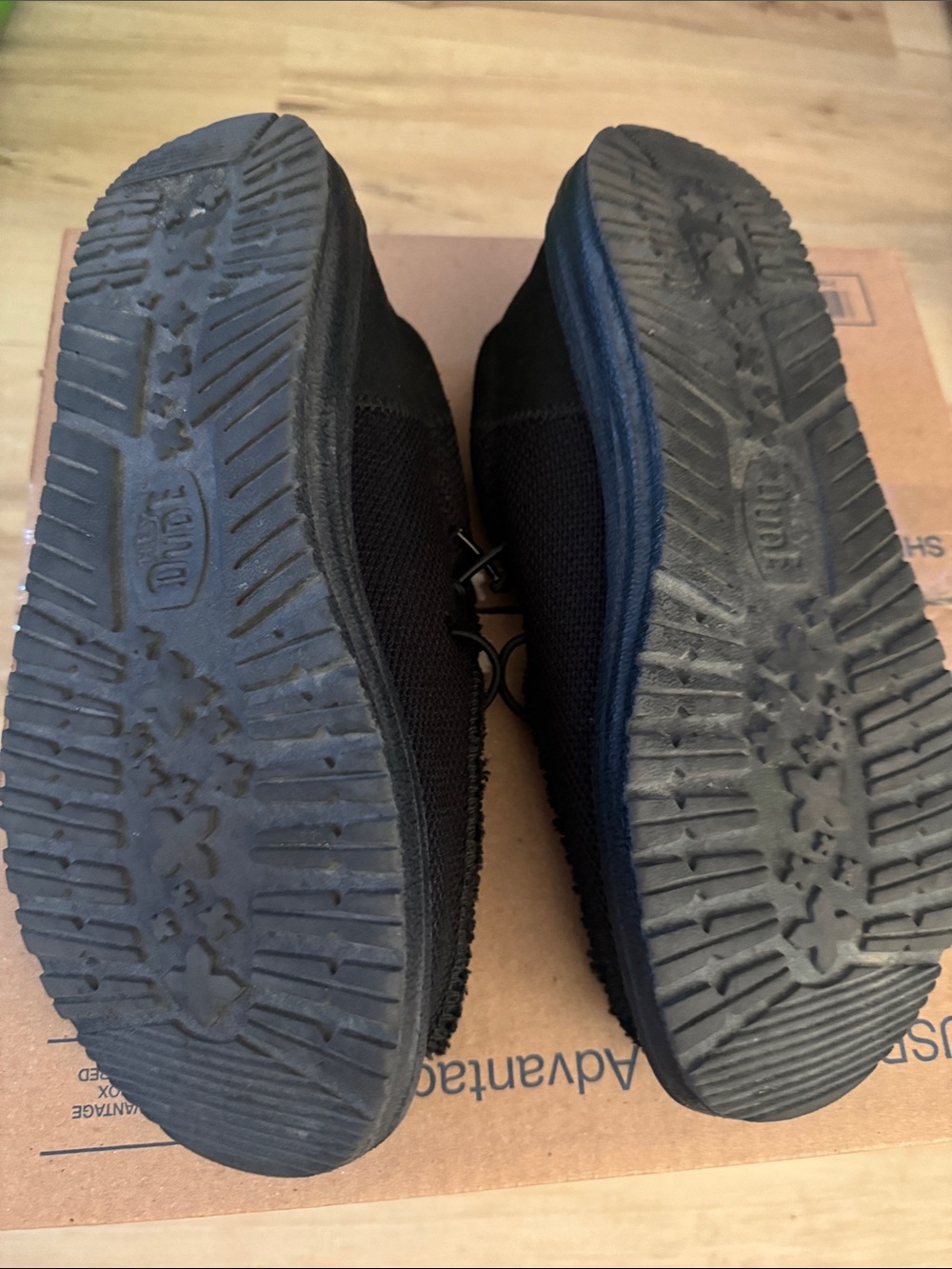 Hey Dude Black Knit Slip-On Casual Loafers - Picture 3 of 3